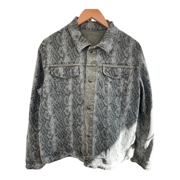 DG2, jeans jacket size XL, reversible solid green to snakeskin print, EUC - Picture 3 of 8